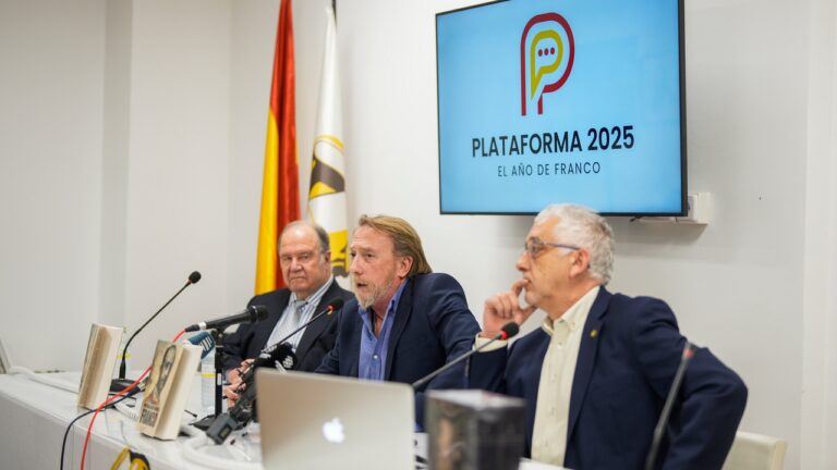 Al Diario Público no le gusta que la Plataforma 2025 haya sido legalizada