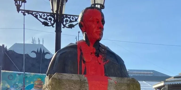 PP, PSOE, la jeta de Fraga y una ley incómoda a ratos.